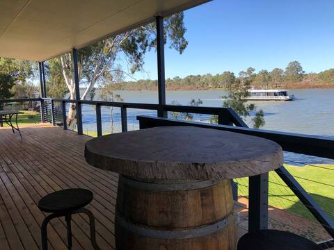 Waterfront Bliss