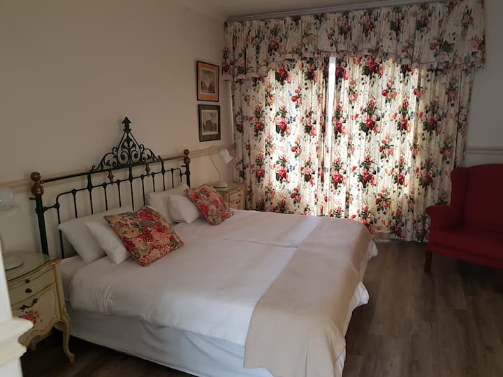 Къщата на Шерууд, Агата Стандарт 6 – изображение 1