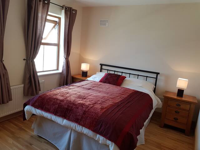 Bofin Rest, Harbour Rd, Dromod, Ck on Shannon.