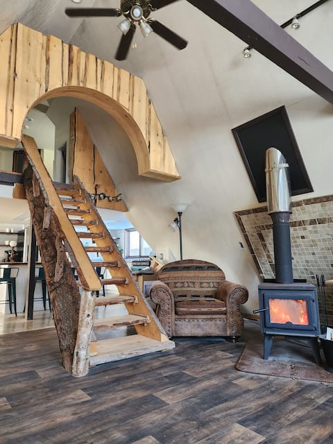 Top Airbnb: Private A-frame cabin btwn Kenai & Kasilof river in Kalifornsky
