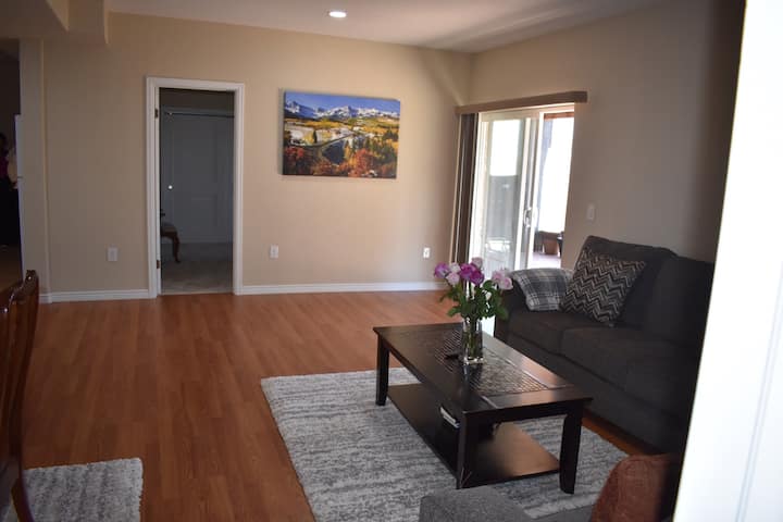 New And Spacious Two Bedrooms Basement To You! - Aurora