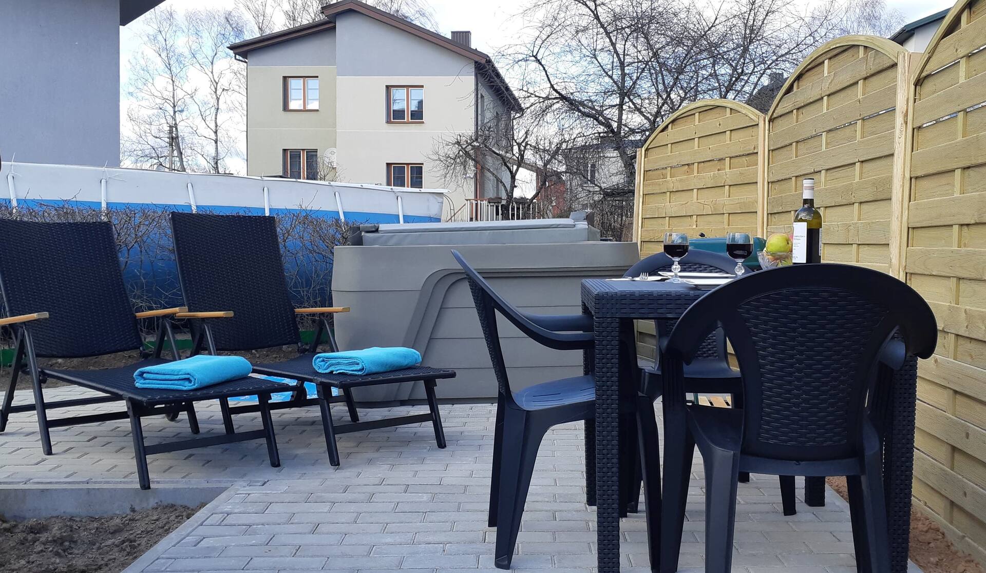 Apartment in Vilnius with outdoor Jacuzzi, sauna