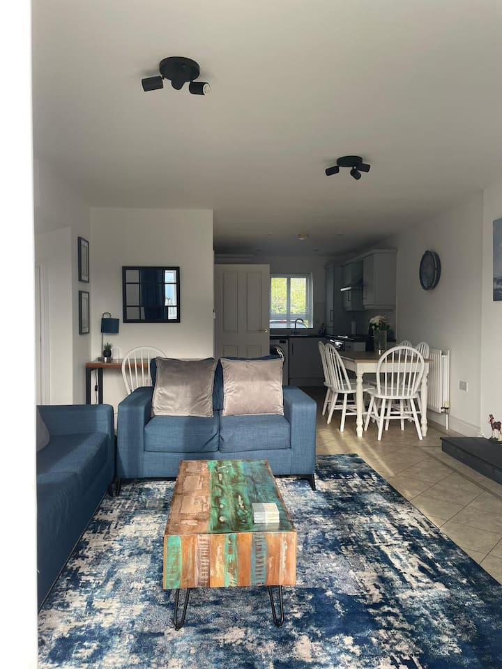 Modern Waterside Luxury House 3/br Great Location - County Down