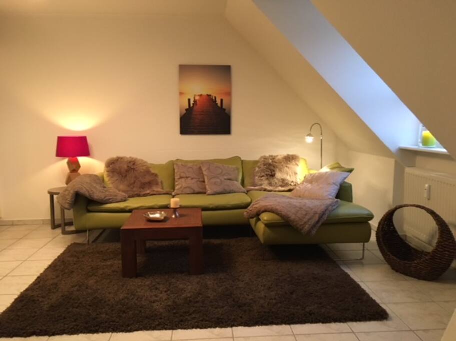 gemütliches Ledersofa (Wlan, großer 3D-TV, DVD etc.)