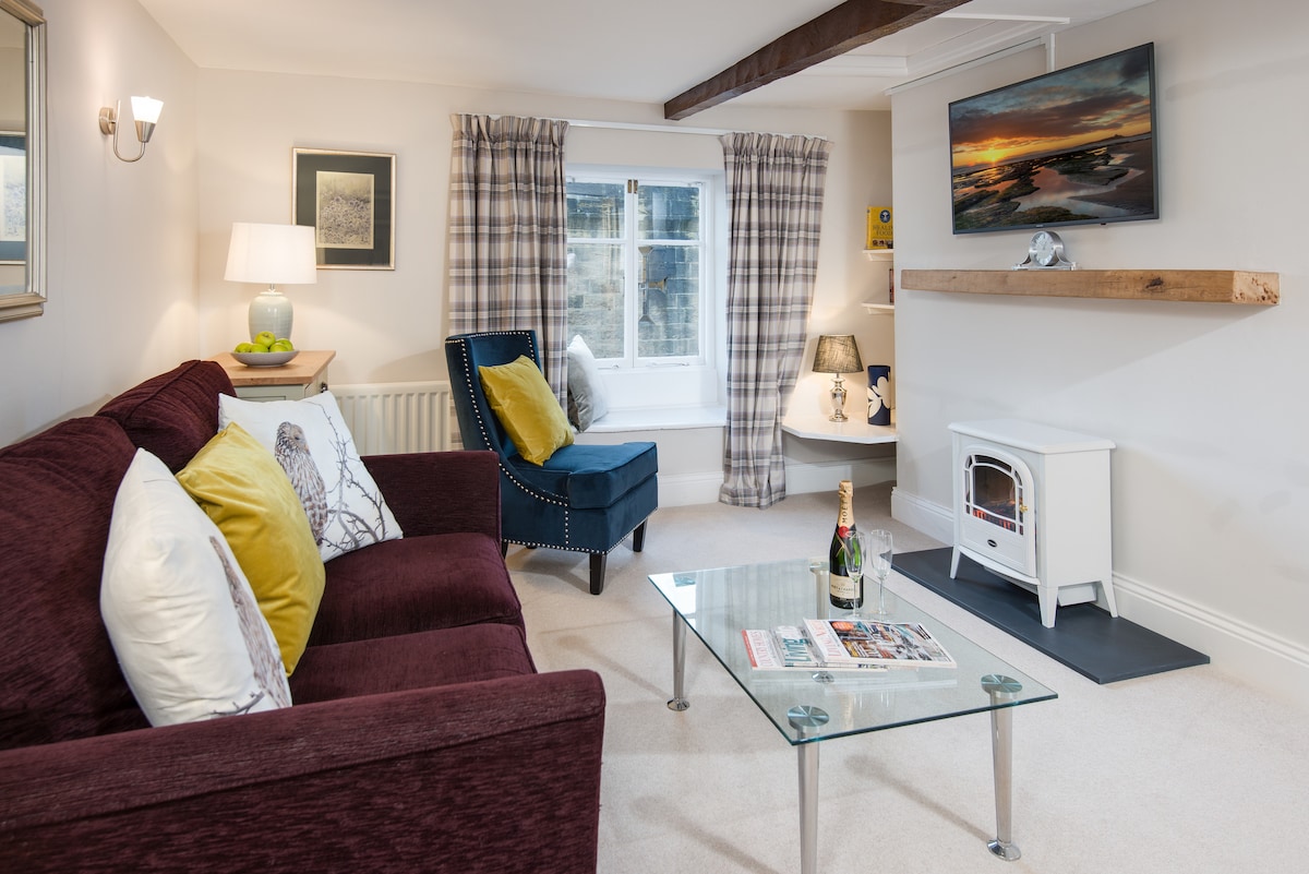 Top Airbnb: Castle Retreat - luxury flat opp. Alnwick Castle in Alnwick