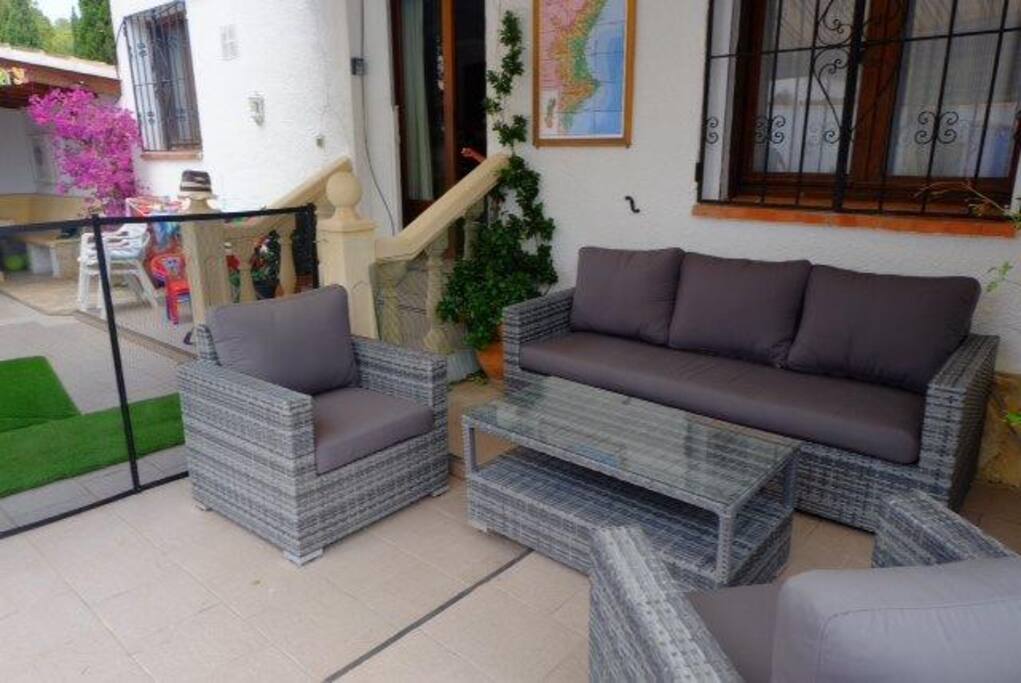 Outdoor lounge