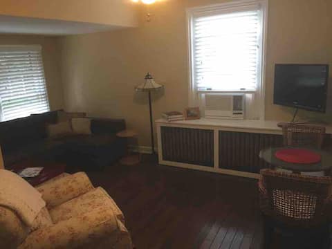 Quiet & Charming Historic District Apartment