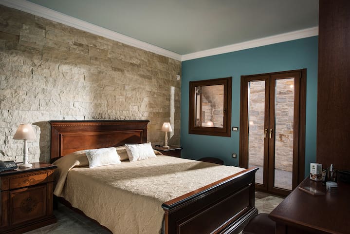 Villa Bella Mare, Wine Dark Sea Villas gallery image 3