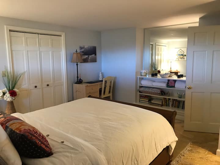 מיטה זוגית רחבה