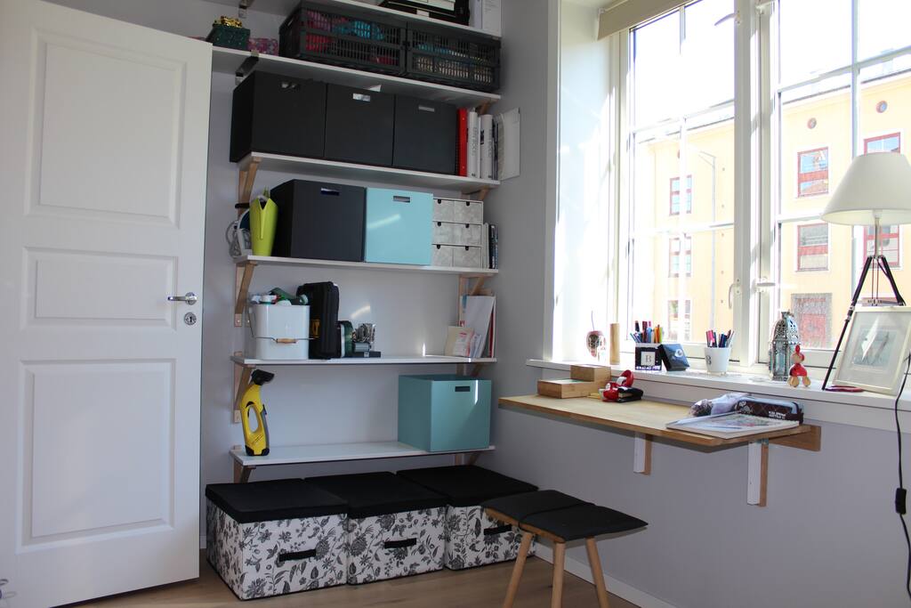 There is shelf space available for guests if needed.