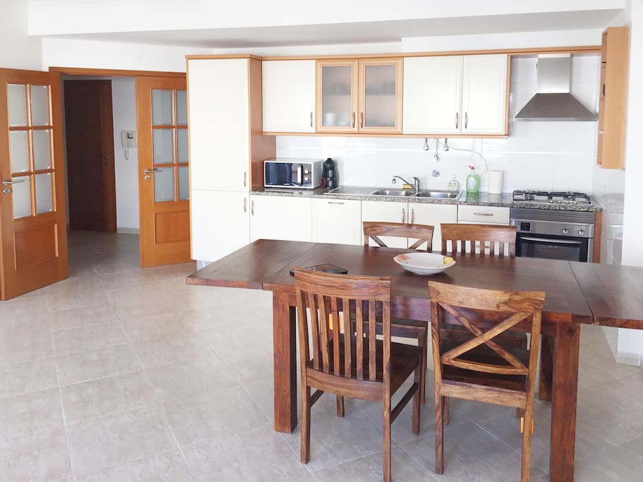 Fully equipped kitchen with washing machine, dishwasher, oven, toaster, coffee machine, etc.
