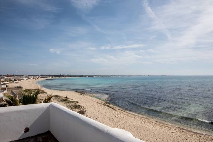 Villa Layla | on the beach, seaview, wifi, a/c gallery image 2