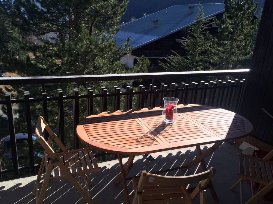Grande terrasse, vue pistes et montagnes