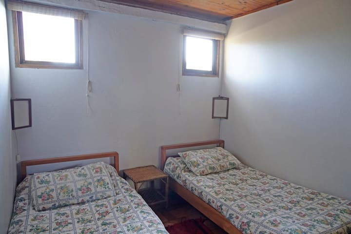 ห้องเตียงแฝด (Twin Bedroom)