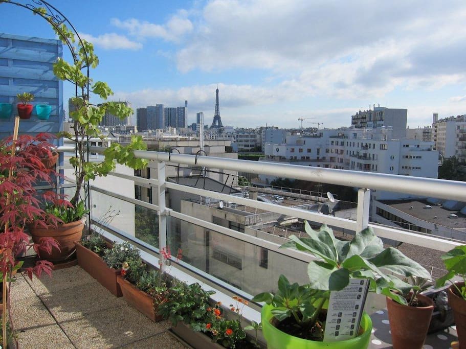 terrasse donnant sur la Tour Eiffel