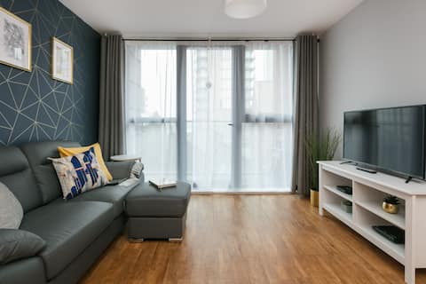 Popular Airbnb listing: Trendy & Modern Apartment off Deansgate in Blackfriars & Trinity
