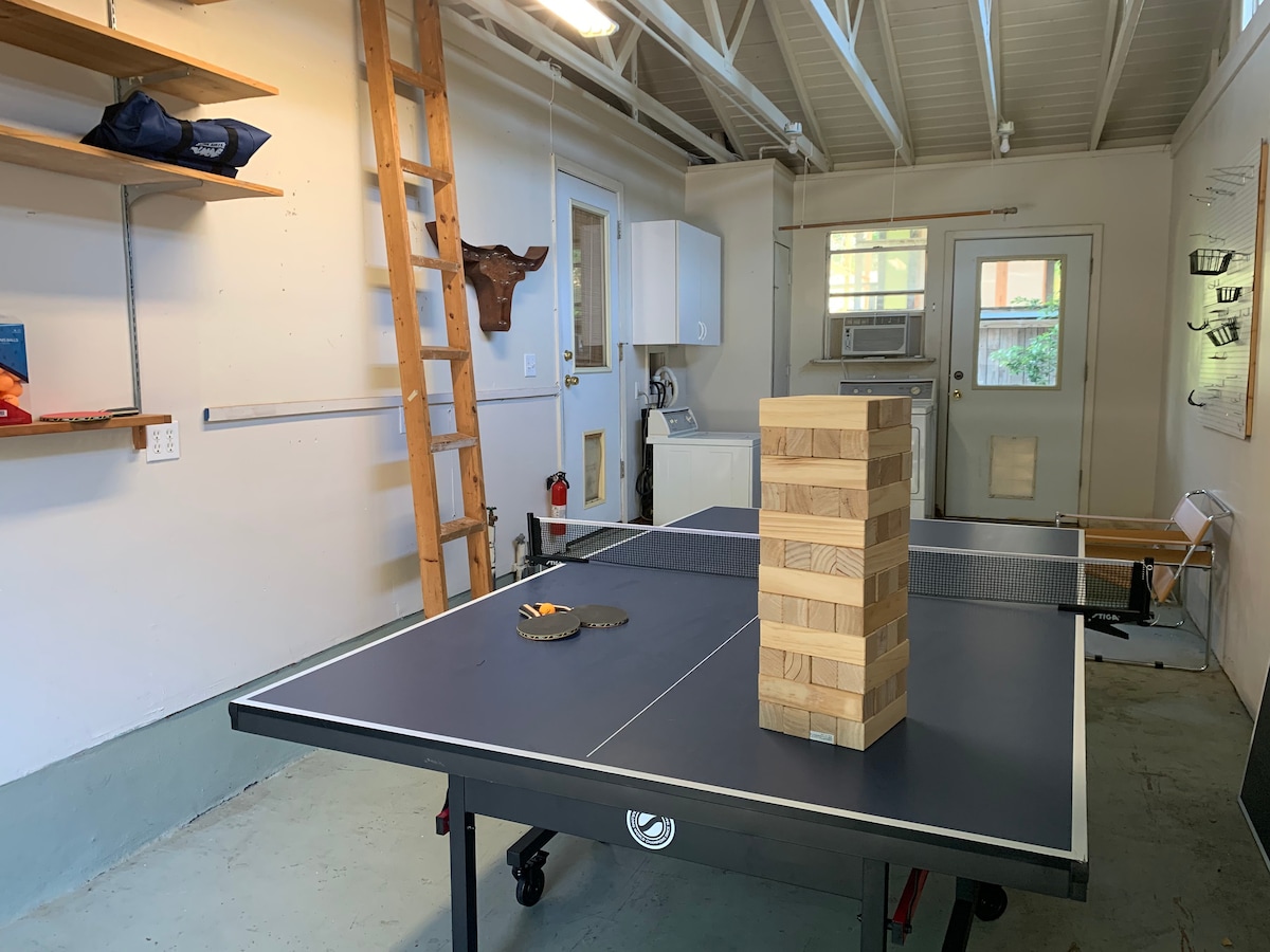 Sunny SoCo House: Explore Austin with Ease!
