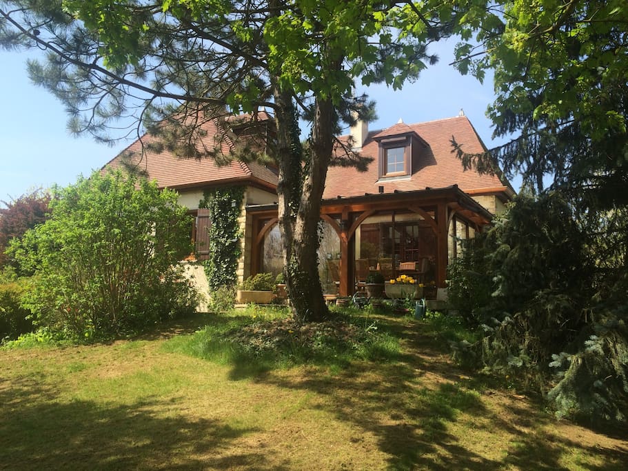 Le magnifique jardin de la maison !
