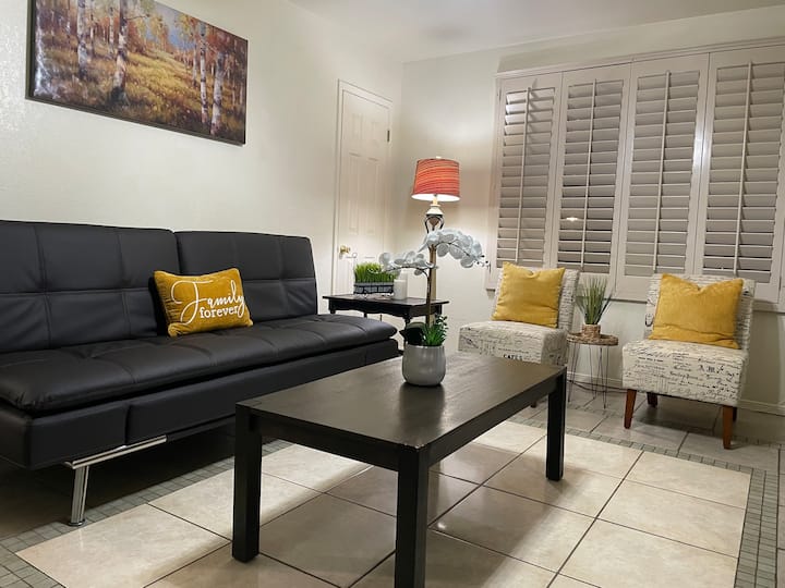 Entire Charming, Cozy, Clean 3 Bedroom Home - North Hills - El Paso