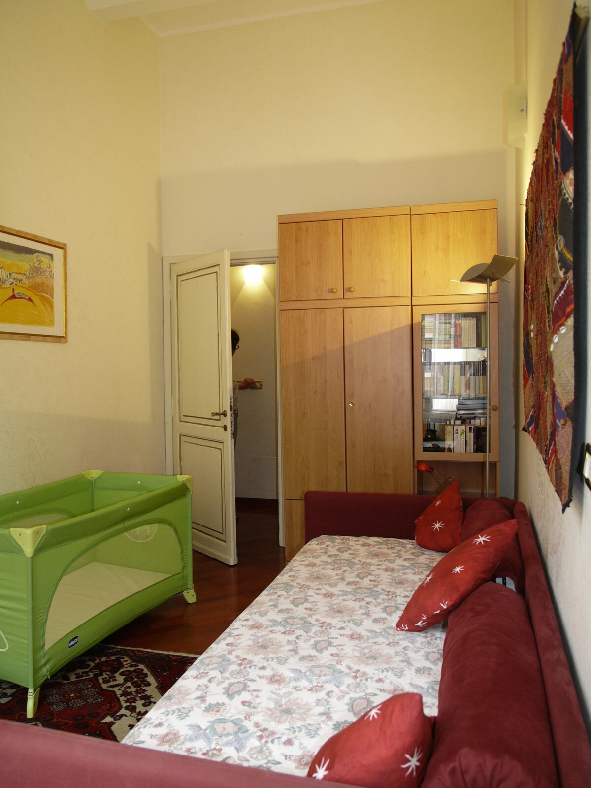 Segundo dormitorio con cuna para niños hasta 3-4 años