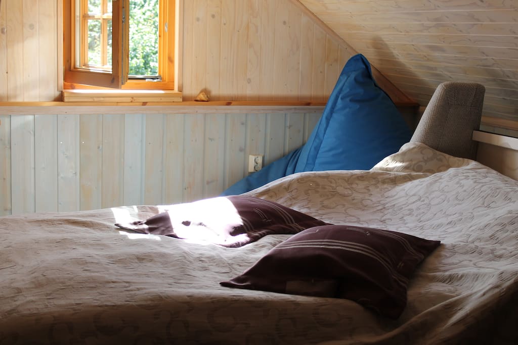 2nd floor sleeping, bed for 2