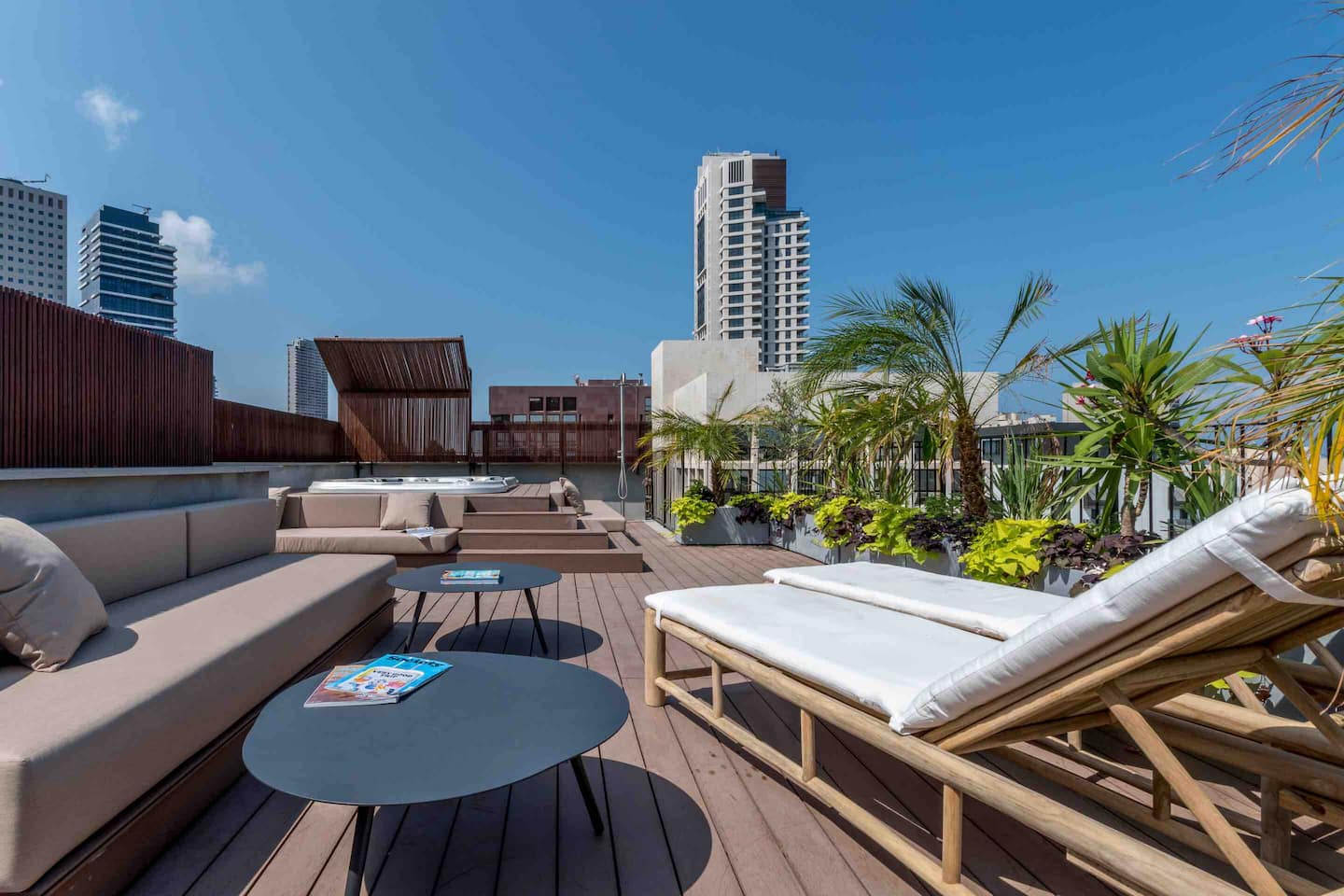 Rooftop Spa Penthouse · 3 Bedrooms — Gruzenberg — Bauhaus White City