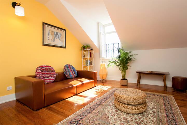 Cosy Apartment with Stunning River view in Alfama gallery image 2