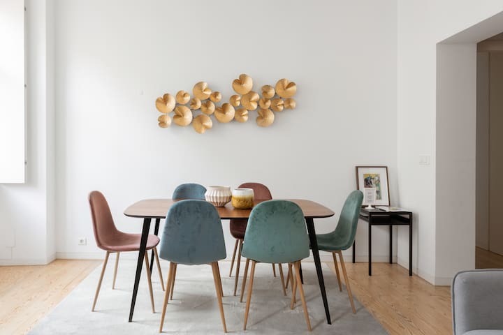 Walk to the National Theater From a Central Apartment