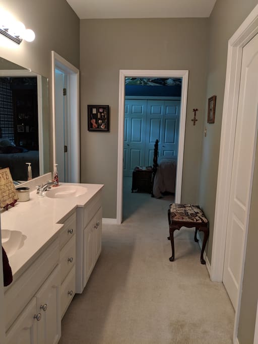 Spacious Bathroom