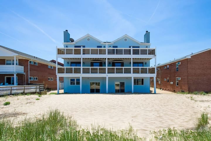 Dune House Coastal Getaway Houses For Rent In Norfolk Virginia United States