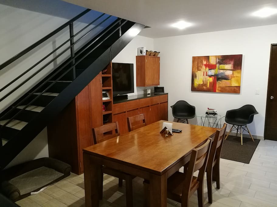 Comedor, estancia, alacena y TV