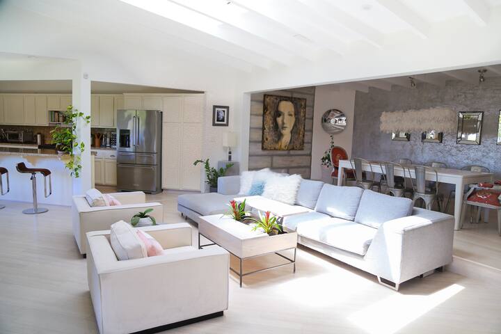 Hollywood Hills Zen Oasis w/Views+Hot Tub+Sauna gallery image 2