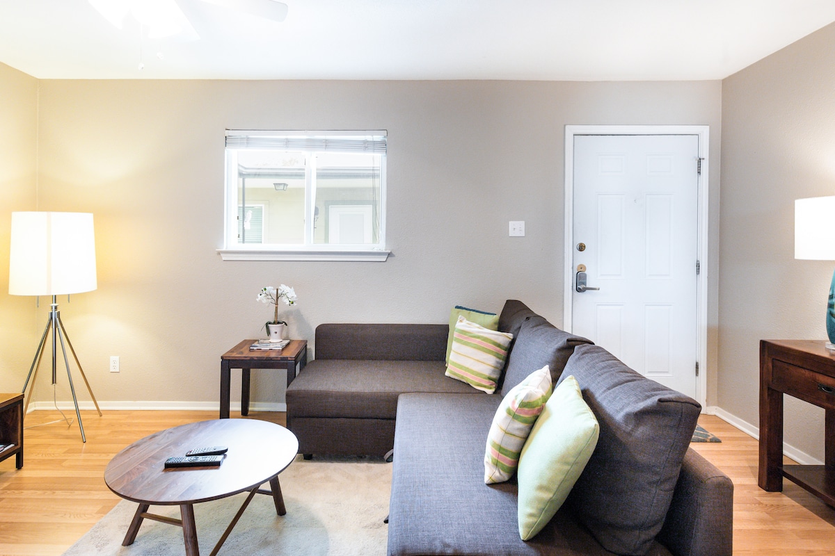 Fabulous South Lamar Condominium with Luxury Touches