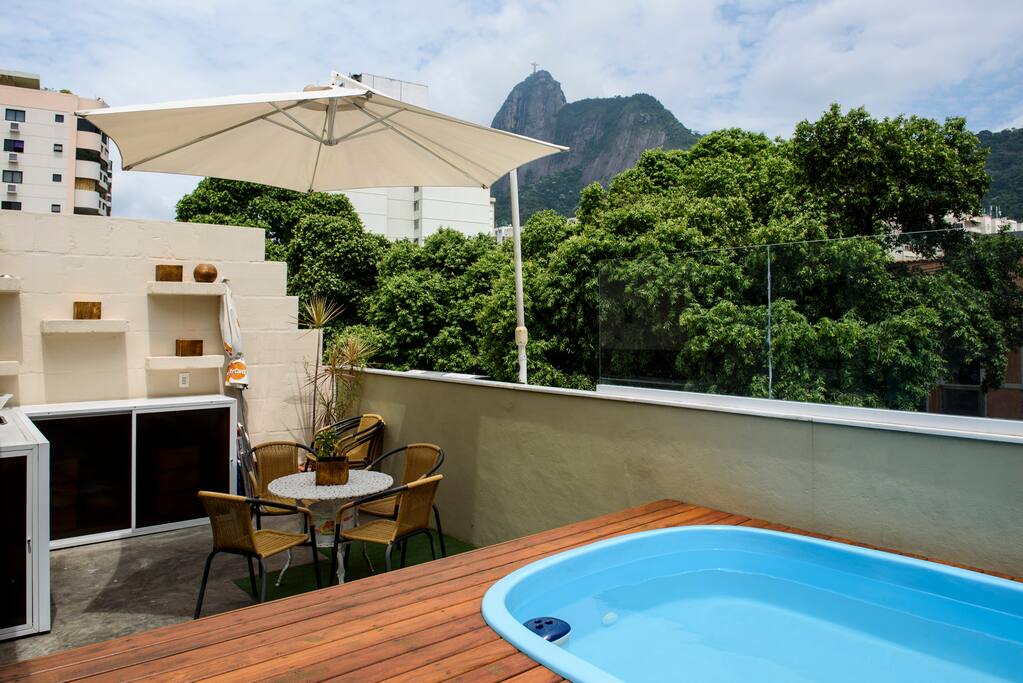 Delicious pool with whirlpool 1 nozzle.
Piscina deliciosa com hidromassagem