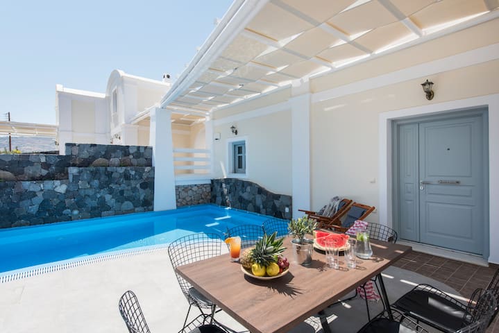 Anafi Villa at Secret Earth Santorini