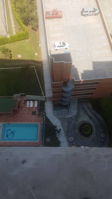 PISCINA CLIMATIZADA Y PARQUEADERO