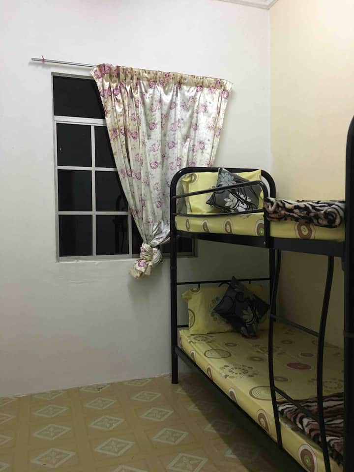 Dhoma 3. Double decker