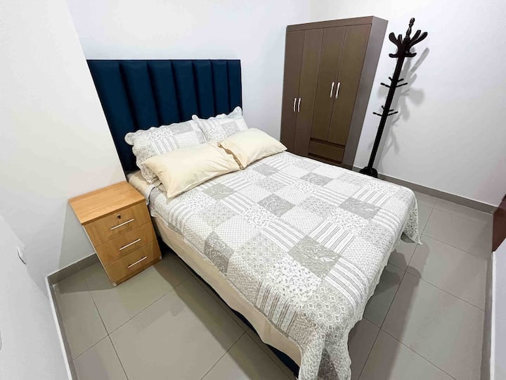 חדר שינה מס '2: עם מלתחה ומיטת שני מושבים