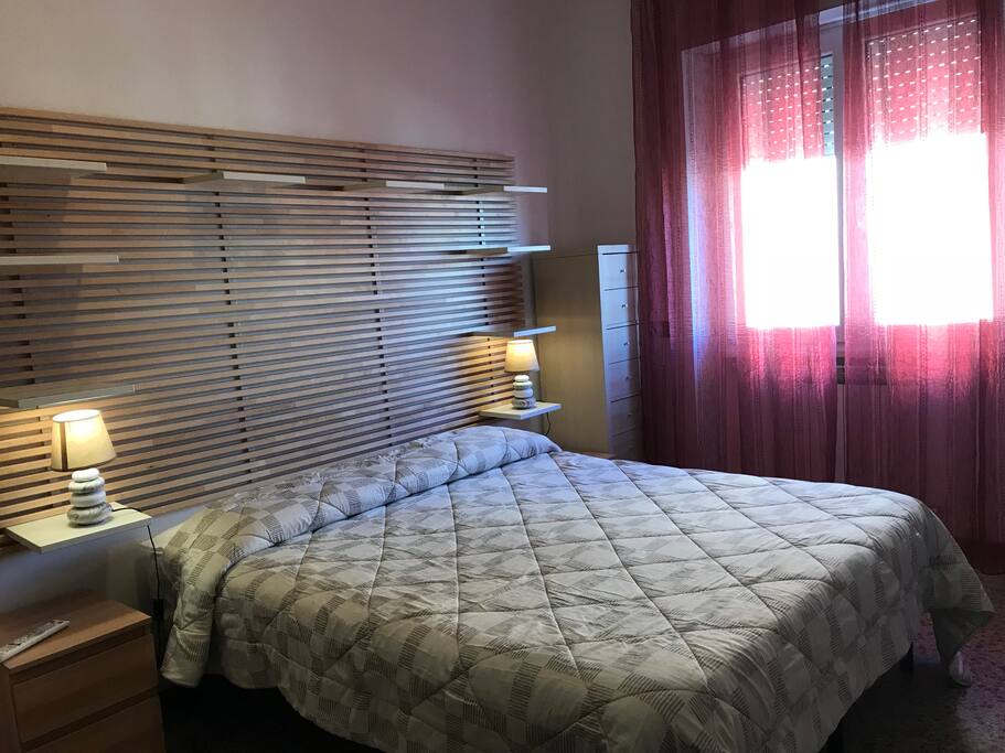 BED X 2 PEOPLE PVT ROOM WIT SMART TV