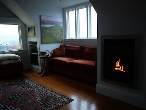 Popular Airbnb listing: Artist Apartment with Views in Potrero Hill