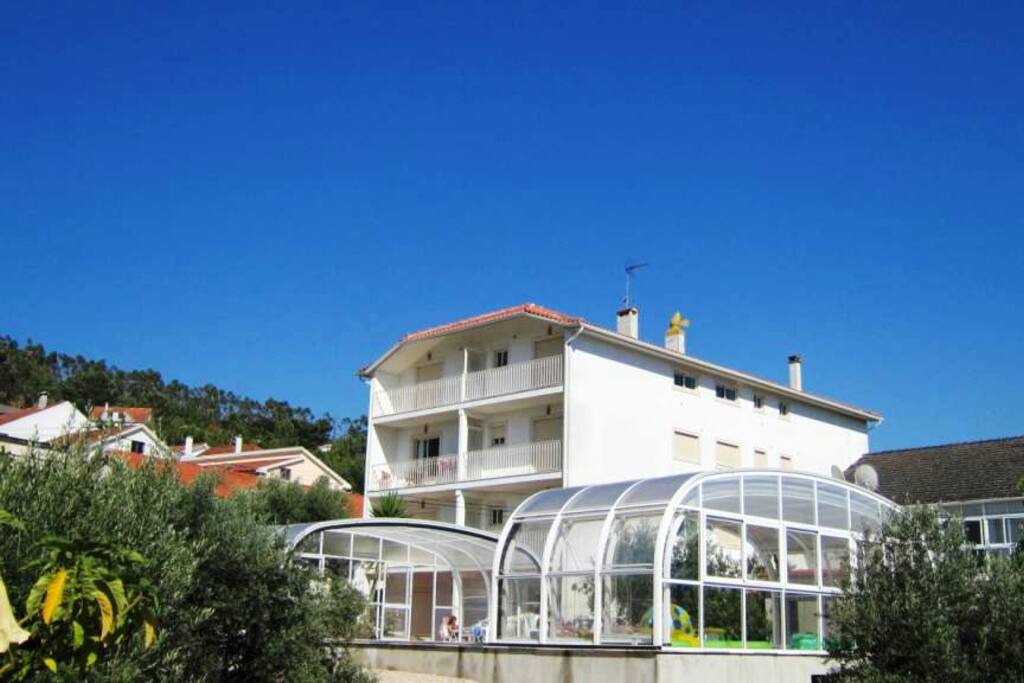 Vue depuis jardin extérieur