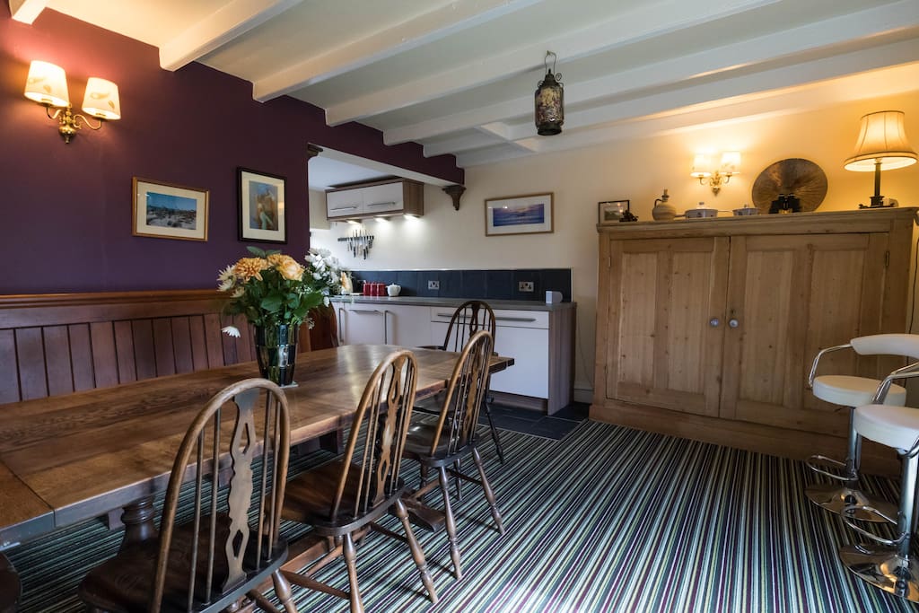 Dining room/kitchen.
