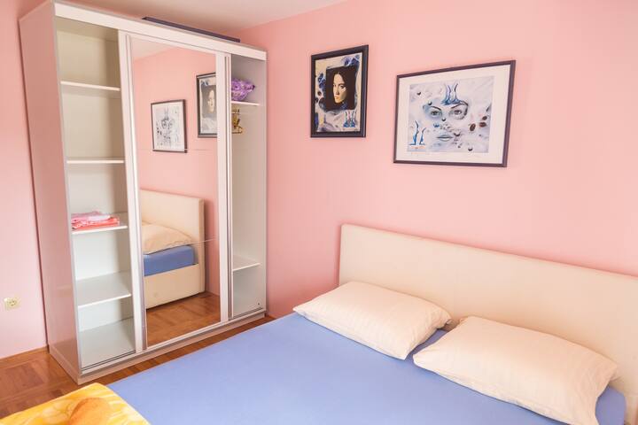 Apartment Budva      (free parking)