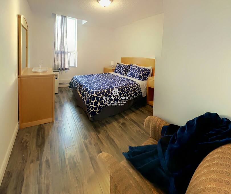 Queen Bedroom