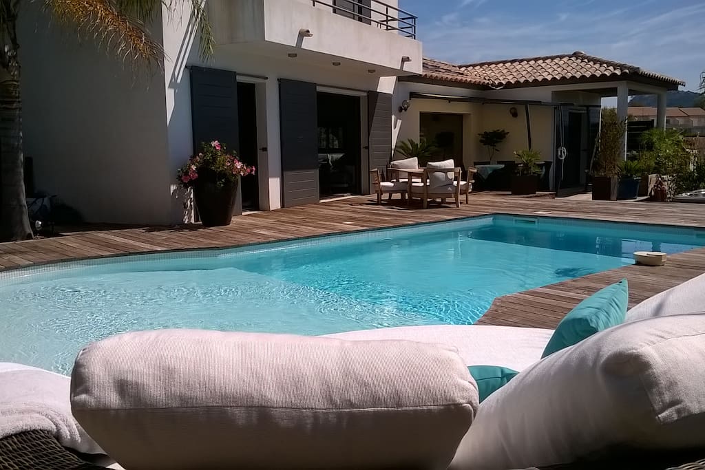 Repos au calme avec vue sur piscine