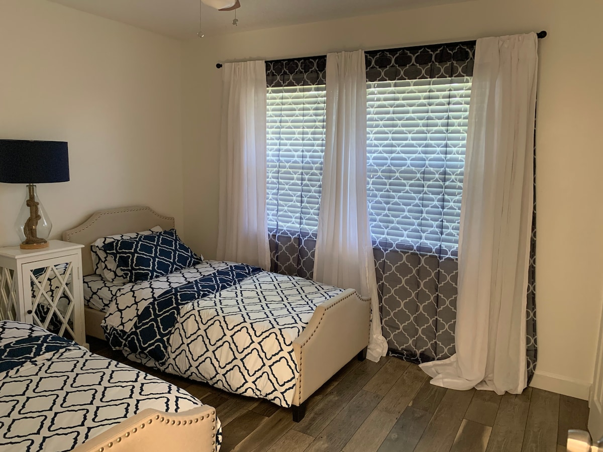 2 camas individuales. 