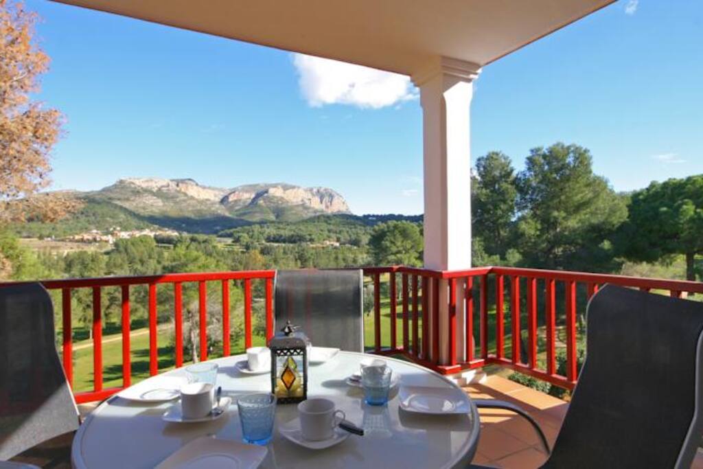 Al fresco dining on terrace