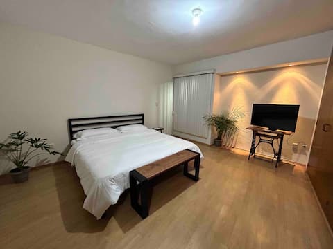 Octava de Orquídeas - House with parking