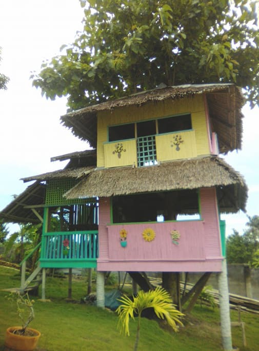 Tree House
Php1,000, 30 guests