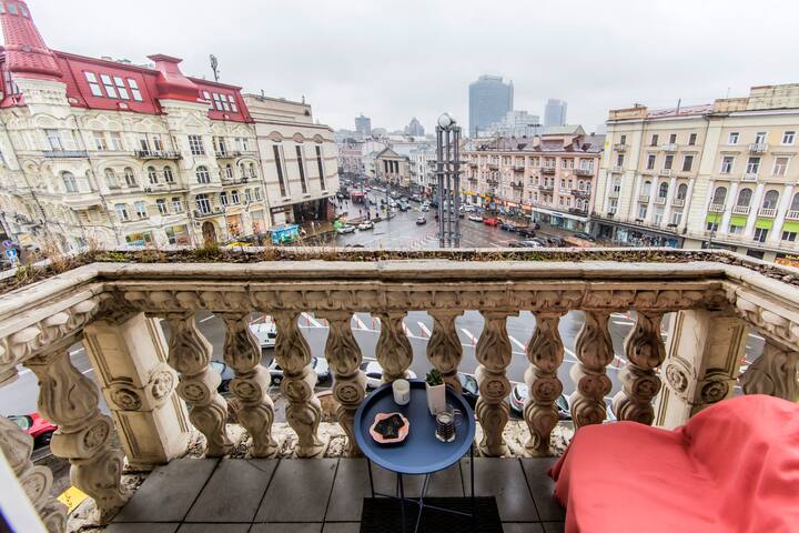 Kiev Center - Lva Tolstogo Square